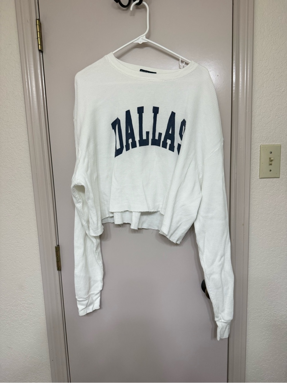 Brandy Melville White Cropped Waffle Knit 'Dallas' Pullover with Navy Lettering